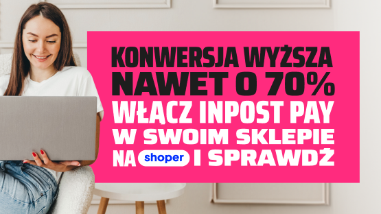 Kobieta pracująca na laptopie.